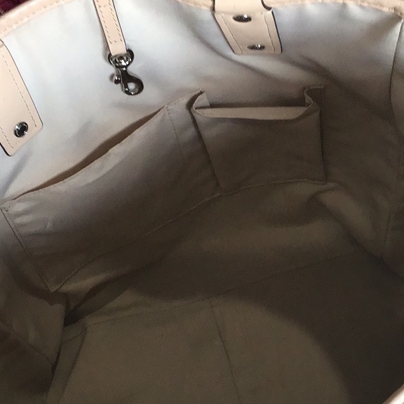 Bags - Picture 10 of 16